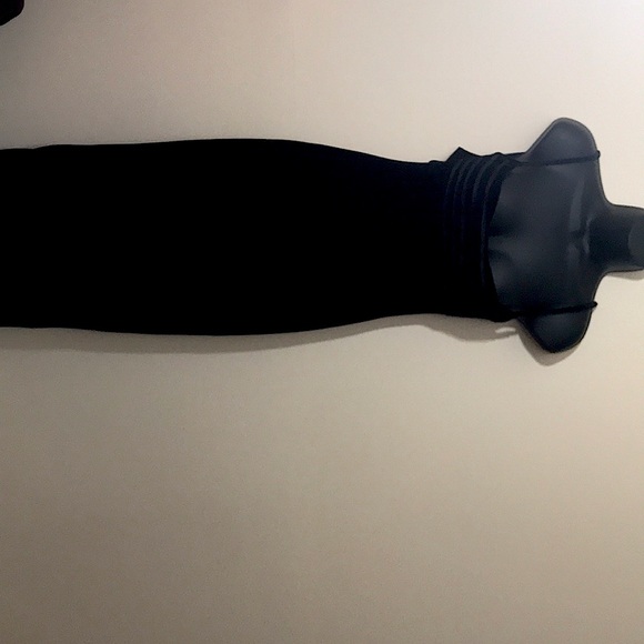 Sexy Velvet Black Dress - Picture 1 of 4